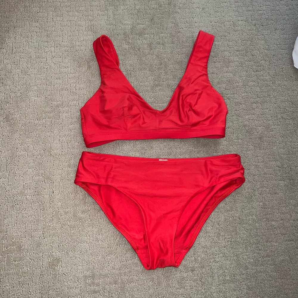 LULULEMON RED BIKINI. SIZE SMALL TOP AND MEDIUM BOTTOM